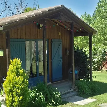民宿 Le Chalet Bleu Vergt-de-Biron